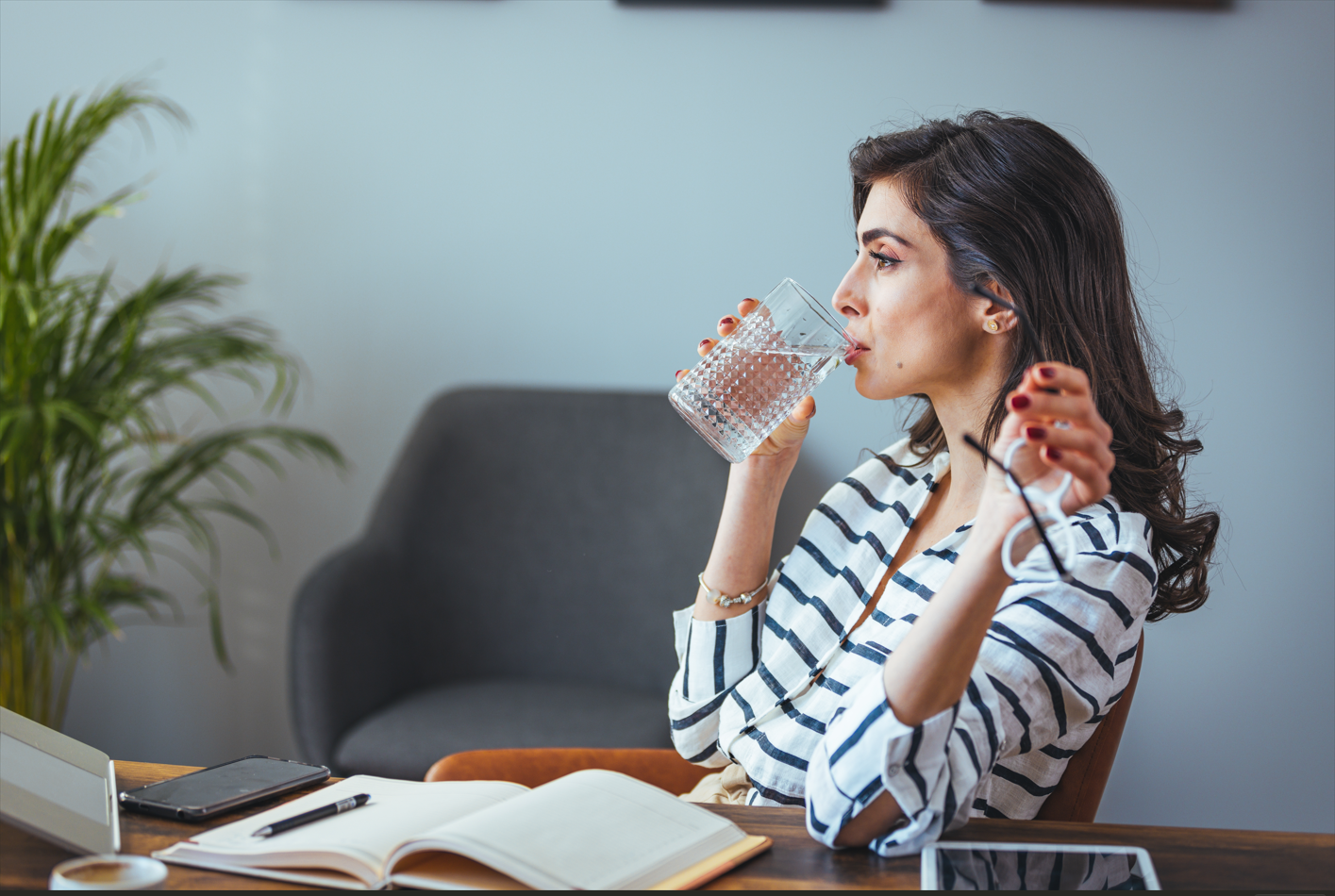 Benefits of Sparkling Water Machines for Office Wellness